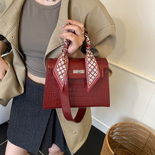 �W��ʯ�^�y�P���С����Ů���＾�¿�r�Ќ��玧�μ�б���K���