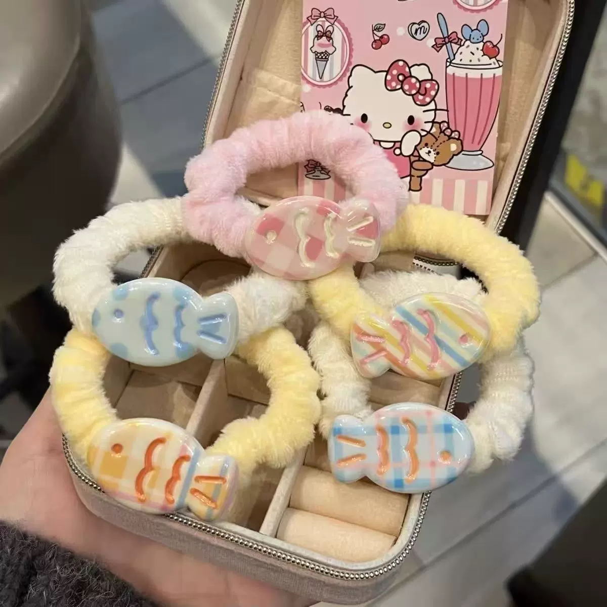 可爱少女心奶油小鱼发圈布艺绒布发绳简约扎头发彩色鱼皮筋批发