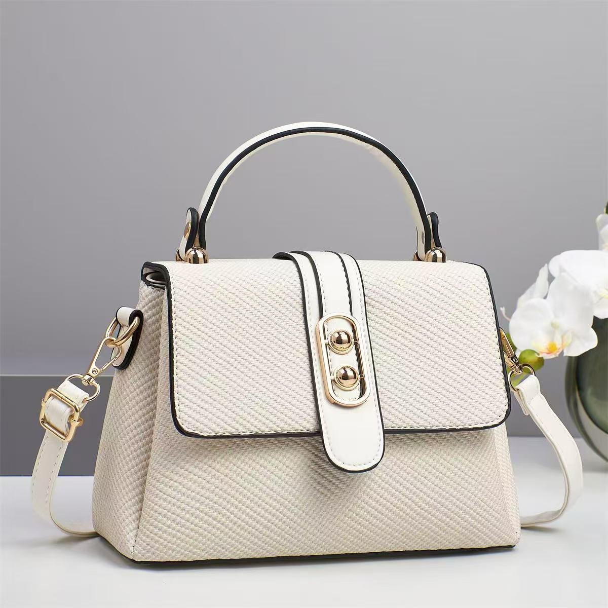 Bolso de mensajero nuevo estilo de temperamento versátil 2025 bolso de mano coreano bolso de hombro exquisito bolso de mujer mujer de moda