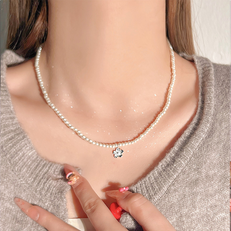 日常的に多用途な S925 スターリングシルバー アクアマリン バタフライ ネックレス、女性用、色あせしない、ニッチなハイエンドの軽い高級鎖骨チェーン、新しい|undefined