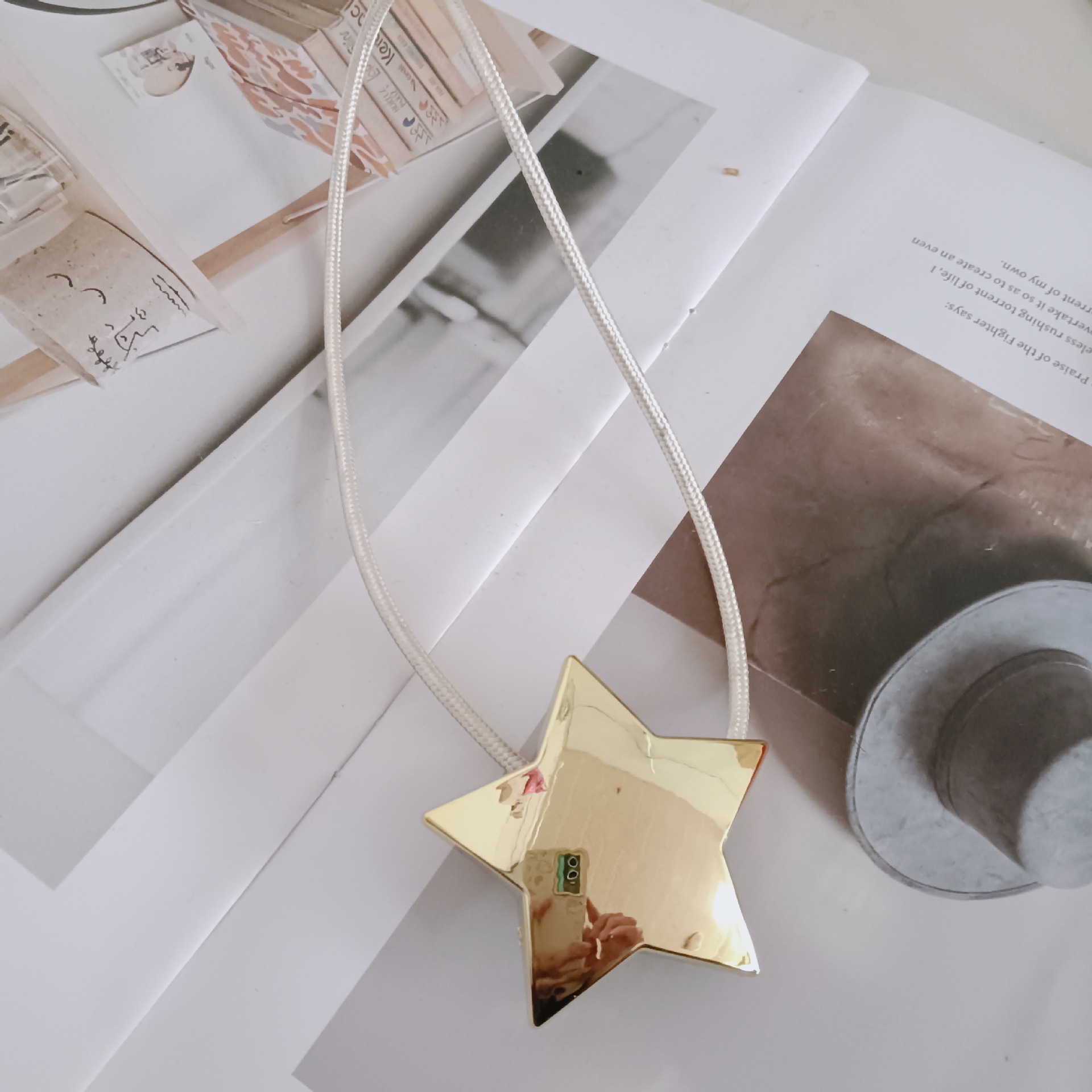 Par de braçadeiras magnéticas para cortinas com estrela_voghion.com