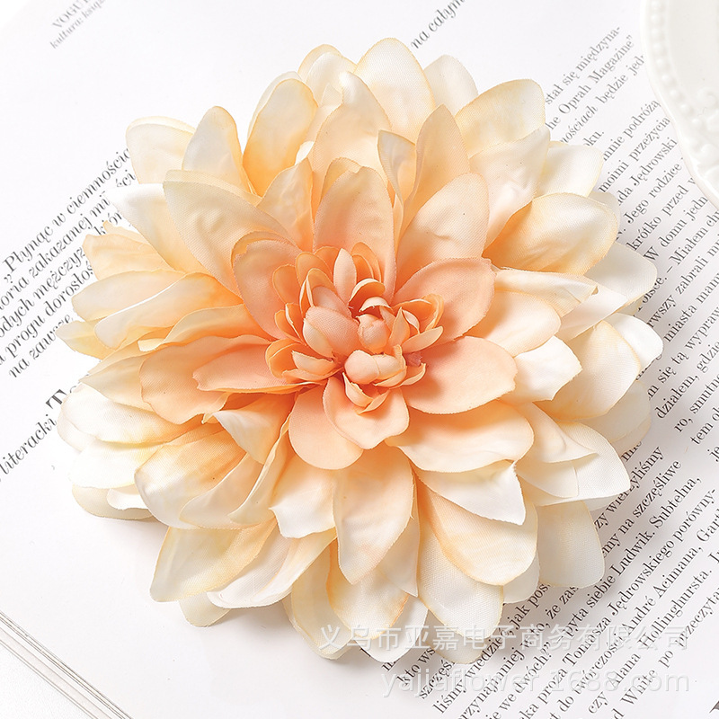 新しいスタイルのダリアの花のシミュレーションの菊の頭diyの胸の花の帽子のシミュレーションの花の結婚式の装飾の卸売の造花|undefined