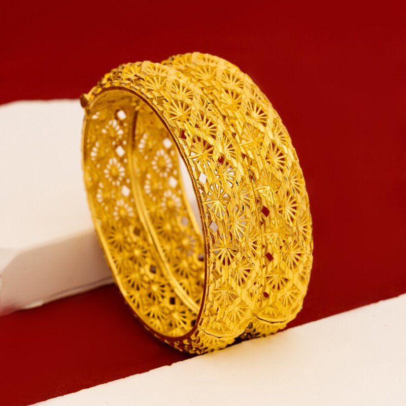 European and American Fashion 24K Buckle Plaid Bracelet Wholesale Women's Wedding Bracelet Hollow Bracelet Wholesale European and American Fashion 24K Buckle Plaid Bracelet Wholesale Women's Wedding Bracelet Hollow Bracelet Wholesale