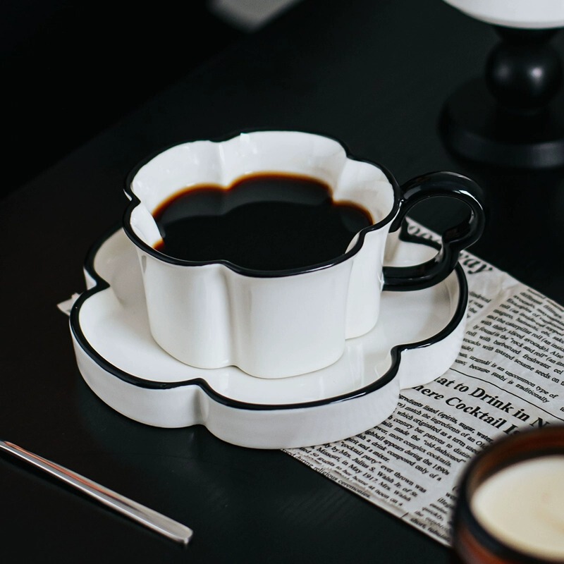 Niche Design Petal-Shaped Coffee Cup and Saucer Gift Set, Vintage Ceramic Cup for Home Use, Office Drinking Cup