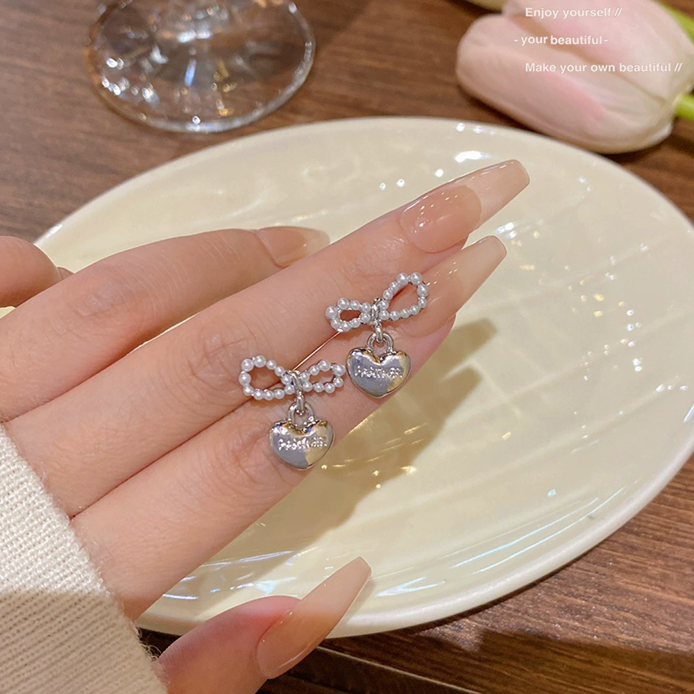 Серебряные серьги 925 пробы, жемчужные вставки, легкая роскошь европейский стиль, легкие