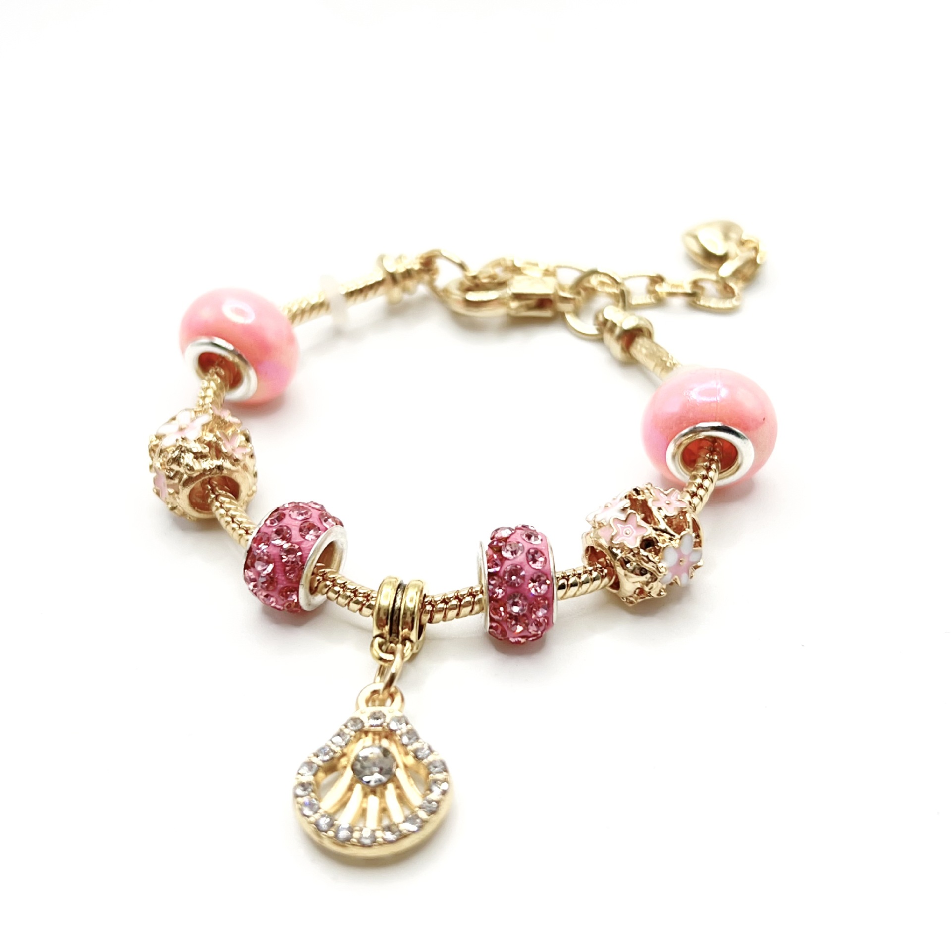 春夏の新型の小清新で甘い少女風のストライプの花の愛の蝶の数珠のブレスレットの透かし彫りのダイヤモンドの手の串