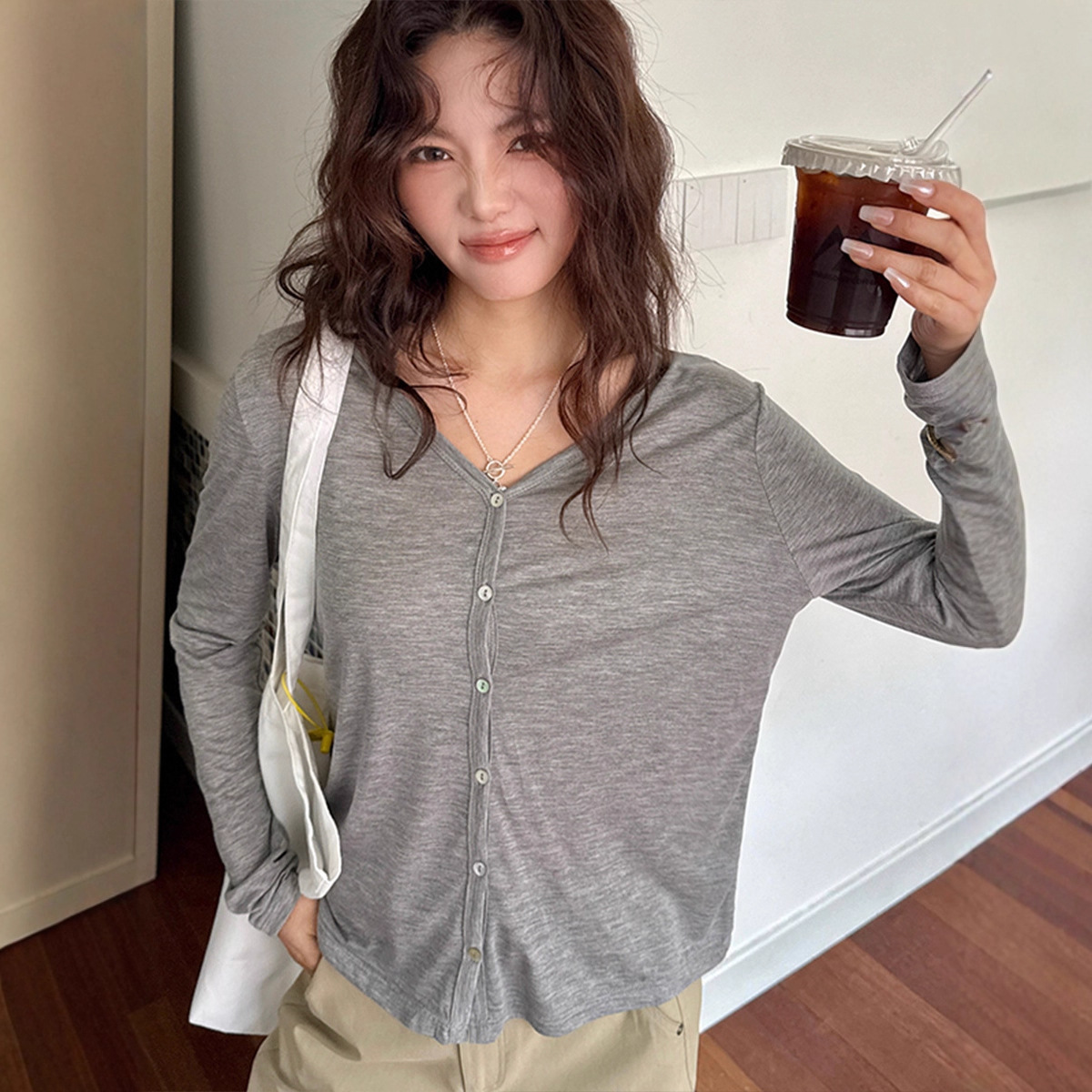 Antinglu Spring and Autumn Silk Acetate Cardigan Women's 2025 Sheep Wool Stretch Jacket Lightweight Button Long Sleeve Top