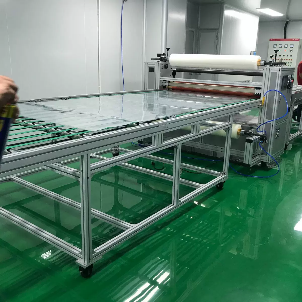 生产开关显示屏覆膜机玻璃导光板PC片材胶片亚克力自动裁切覆膜机