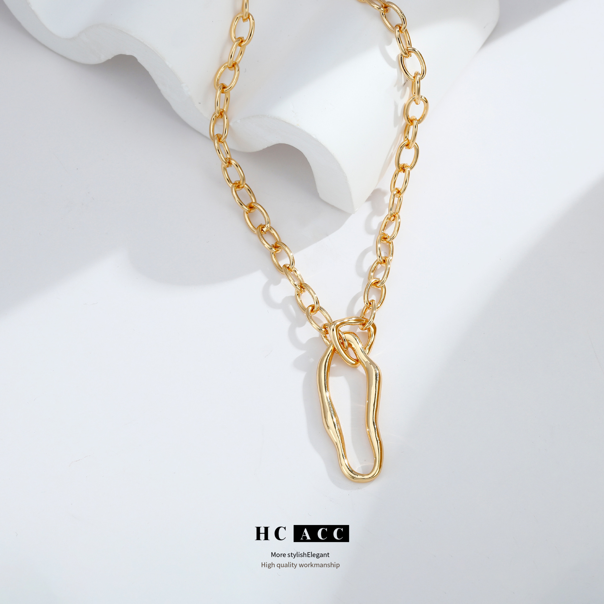 european-and-american-fashion-niche-design-sense-irregular-design-pendant-copper-plated-real-gold-high-end-sense-light-luxury-commuter-necklace-for-women