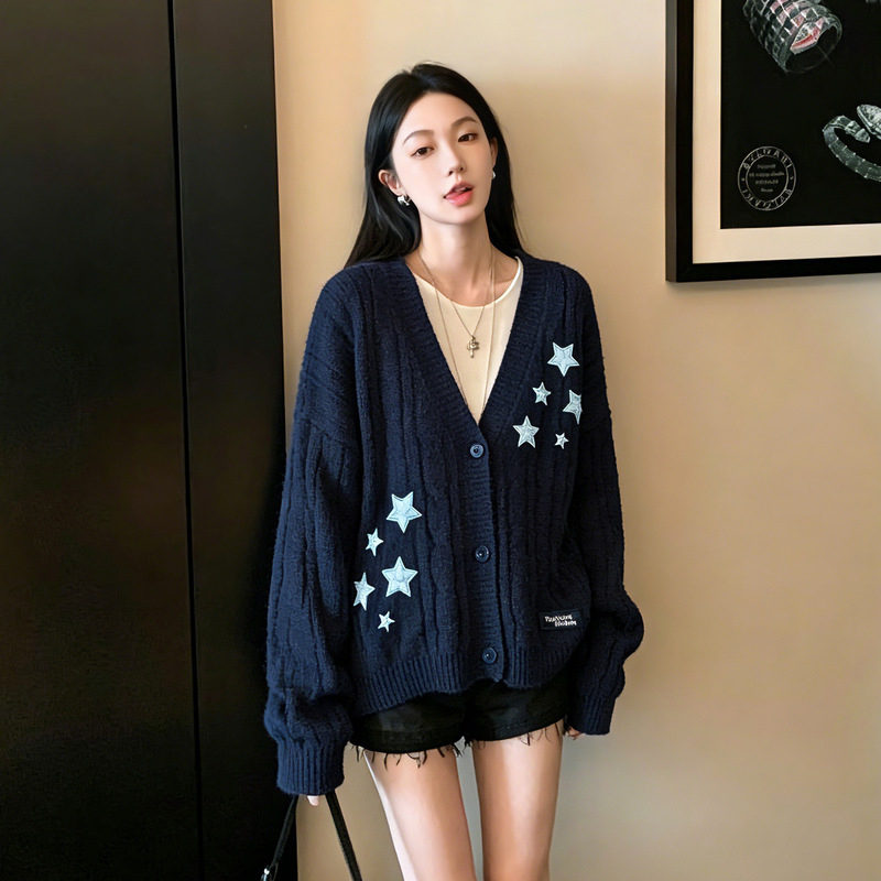 College Style Star Sweater Jacket, New Autumn and Winter Loose and Lazy Style Design, Twist Pattern Color-Blocking Knit, Casual and Versatile College Style Star Sweater Jacket, New Autumn and Winter Loose and Lazy Style Design, Twist Pattern Color-Blocking Knit, Casual and Versatile