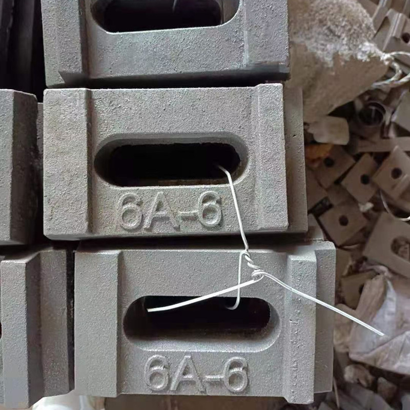 43kg轨道压板 6A-5压板 P50铁路扣件 压轨器 道夹板 绝缘轨距拉杆