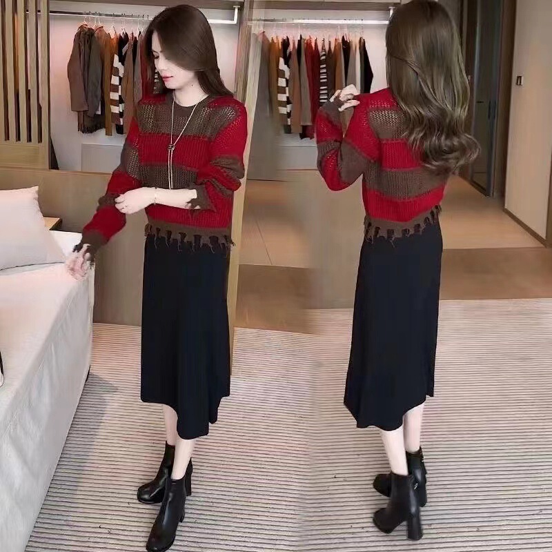 ファッションの洋風のワンピースのスーツの女性の秋の新型のゆったりしているのが見えます。|undefined