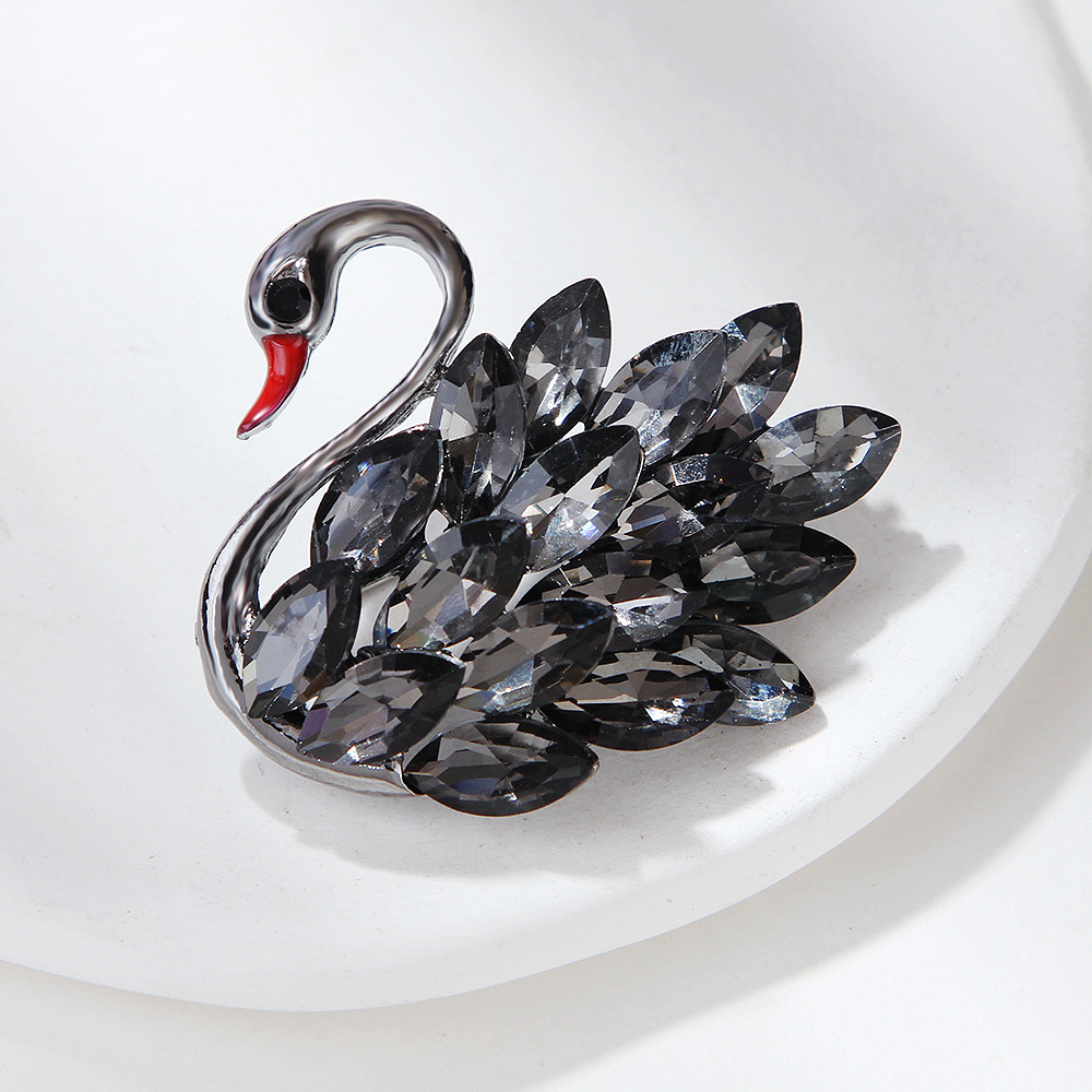 Elegant Swan Alloy Inlay Rhinestones Women's Brooches display picture 3