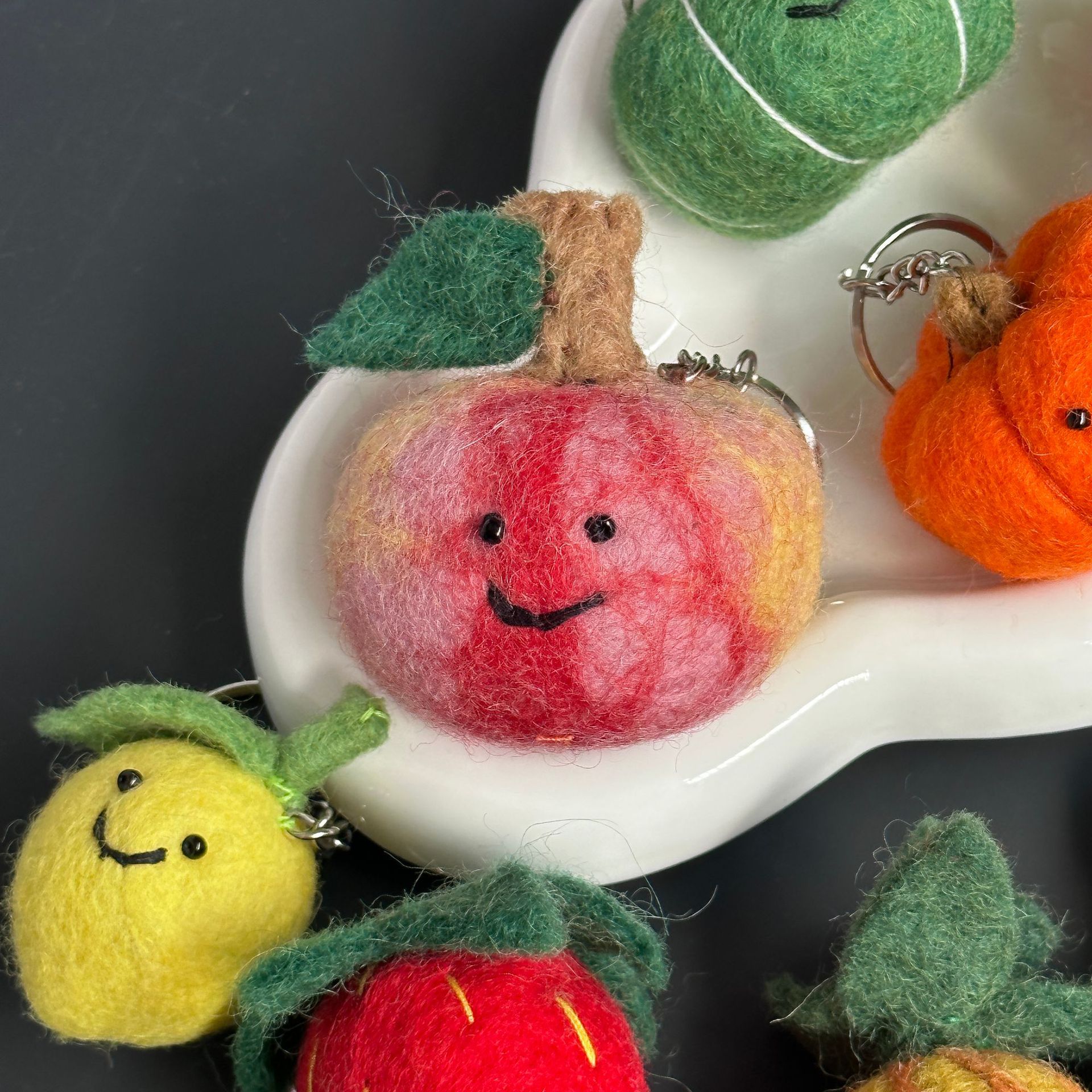 100g Weight Bag Pendant, Keychain Classification 1 Piece Quantity Holiday, Daily Occasion wool felt Material Fruit, Vegetable Pattern Cute Style 1 Piece Cute Fruit Vegetable Wool Felt Bag Pendant Keychain 15