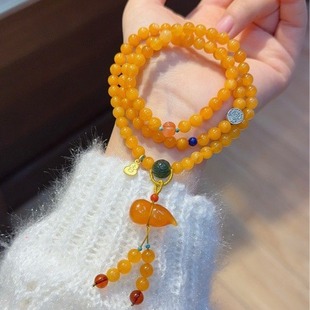 Natural presbyteria wax beeswax three-circle bracelet full of honey demon nectar with south red beeswax gourd size about 6mm