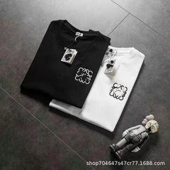 25春夏新作ハイバージョンデザイントレンディブランドスモールロゴ半袖シンプルカジュアル気質ルーズバージョンTシャツ外国貿易バッチ