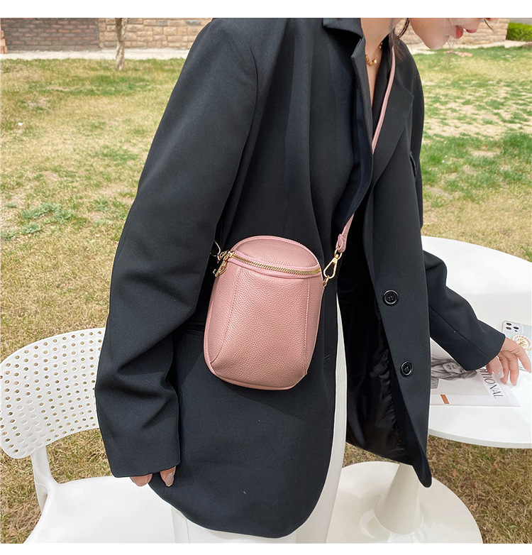 294g Weight Polyester Lining Material Sewing Thread Fashion Element Zipper Closure Type Single Shoulder Strap Strap Type Crossbody Bag Bags Type Casual Occasion Genuine leather Material Solid Color Pattern All Seasons Season Women's Gender Streetwear Style Shell Shape Women's Solid Color Genuine Leather Sewing Thread Zipper Phone Wallets 26