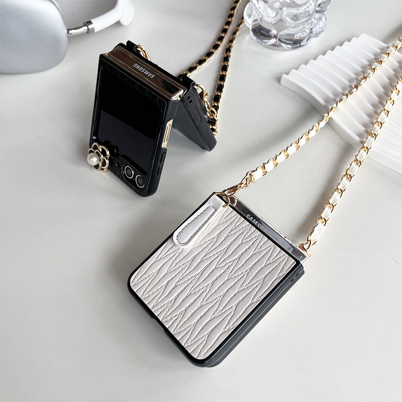 Funda para samsung z flip de piel con correa de cadena perlas_voghion.com