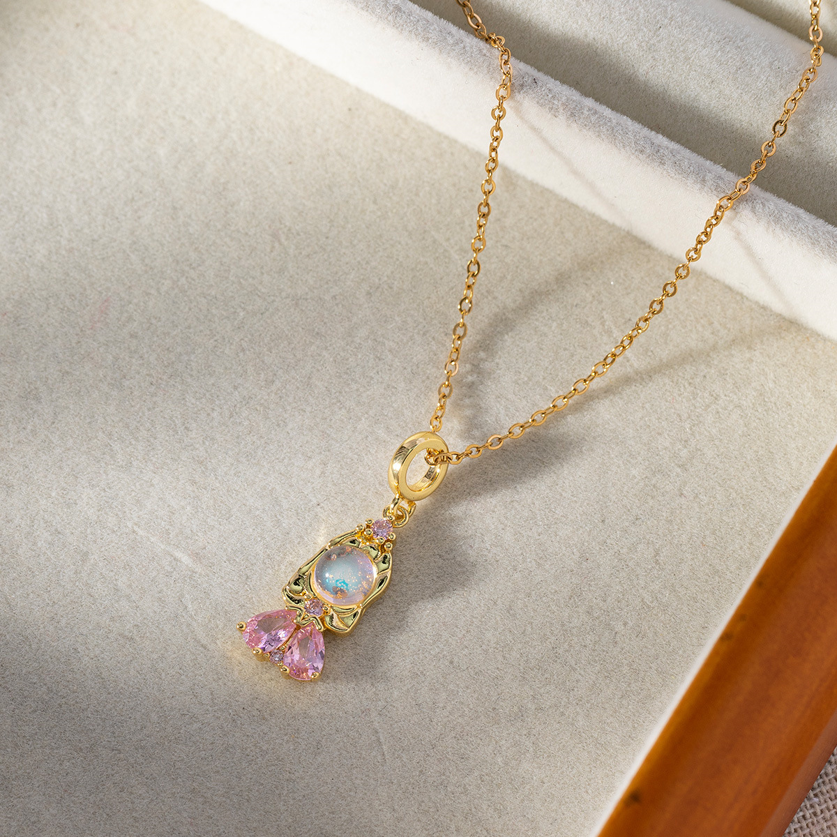 All Seasons Season Wholesale Jewelry Elegant Cartoon Character Copper Zircon Plating Pendant Necklace Cable Chain