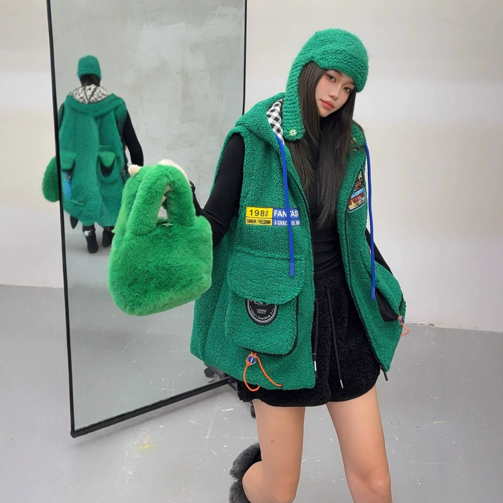 秋冬季新款羊羔绒马甲女士外套坎肩拼接潮流工装大兜抽绳连帽马夹