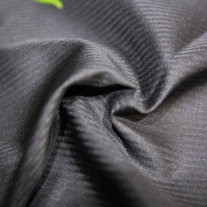 涤棉鱼骨纹交织人字纹黑色白色TC口袋布里布面料32*150d/100d*45