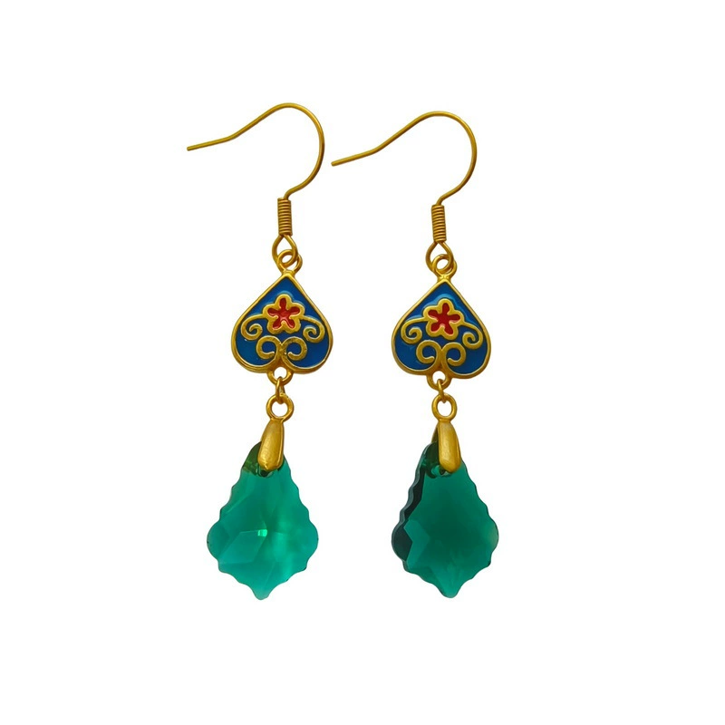 Retro green earrings drop-shaped, light luxury style, flowered