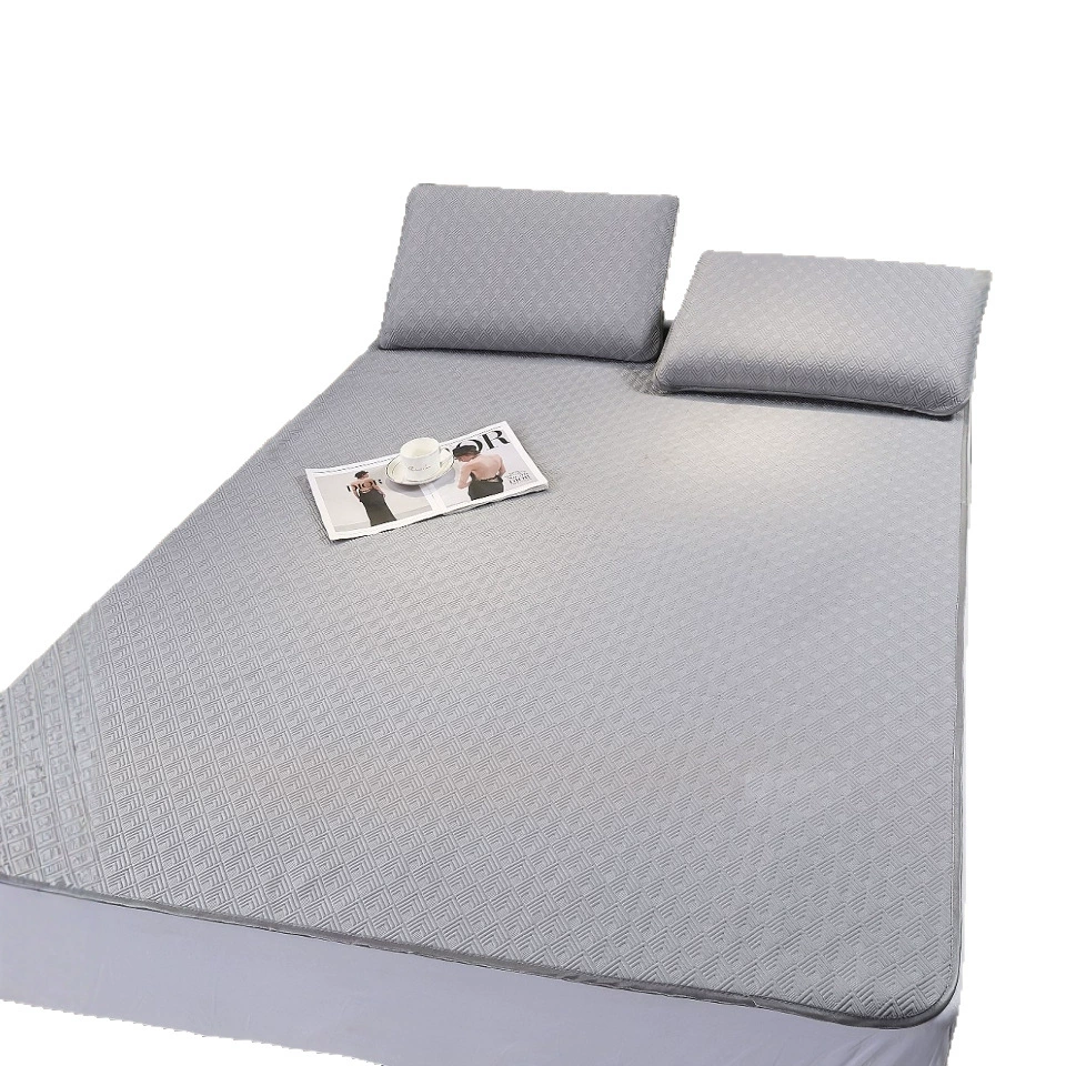 Шелковый простынь/простыня? Wait ensure translation: The input: "Silk sheet, mattress, summer protective case, mat, bedspread, set, “Frozen”, 3 piece set"