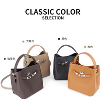 ���Q�羳��ƤŮ����2026�¿�˻@��ˮͰ���r�г���ͨ��Ů���μ��