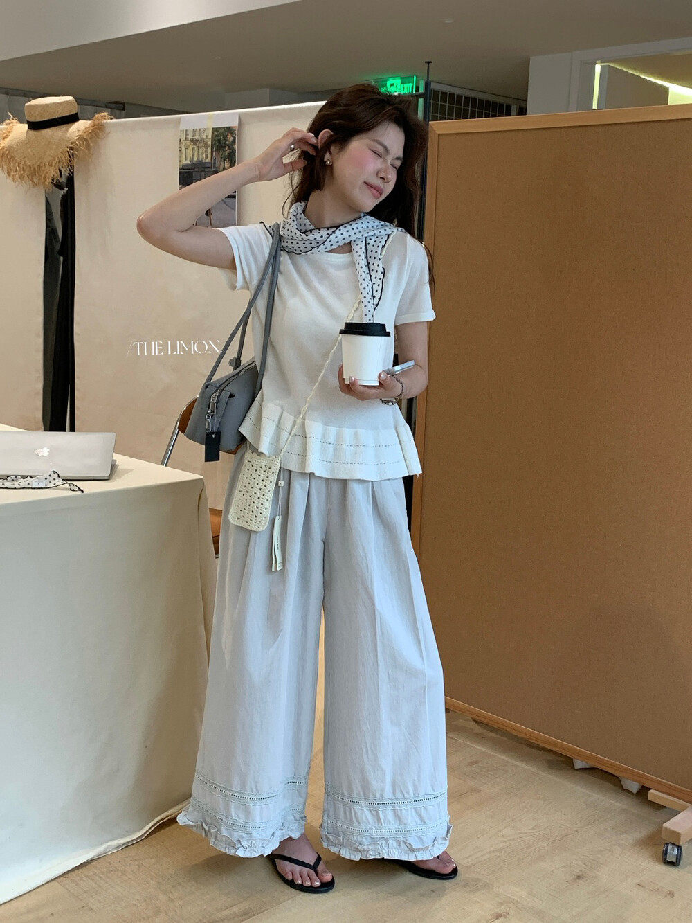Quần culottes nữ ống rộng cạp cao chun, thiết kế viền ren bèo nhún, dáng suông 9 phân, phù hợp mùa xuân hè — màu đen, Xanh đen, Xanh da trờicolor, màu trắng chi tiết 6