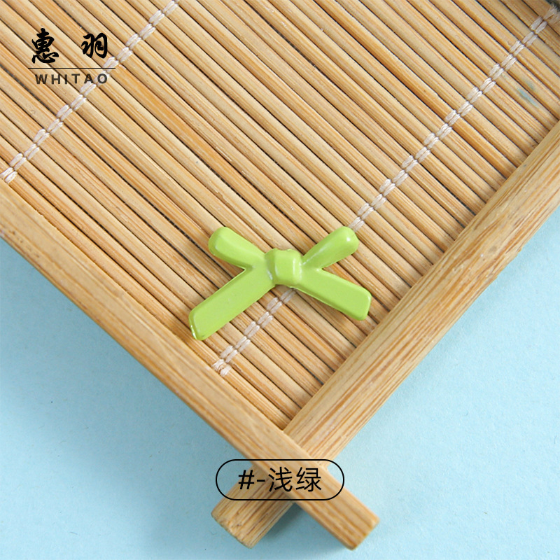 With bow, small