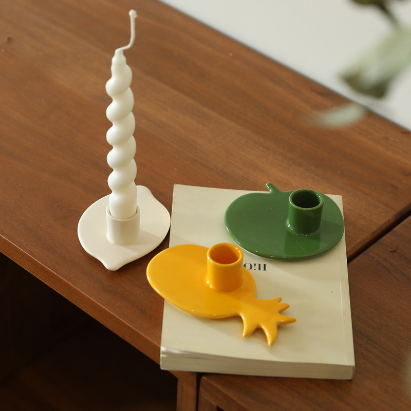 Adornos de candelabros de cerámica minimalista moderno transfronterizo, candelabros creativos para el hogar, artesanías de escritorio, adornos al por mayor