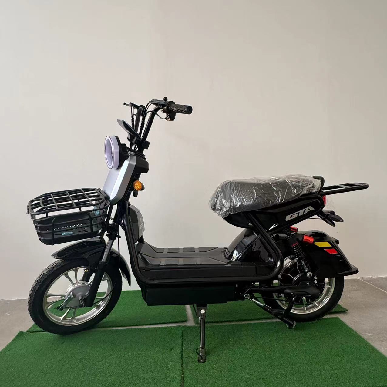 Manufacturer Electric Car Adult Two-Wheel Luxury Electric Bicycle Small Battery Car Vacuum Tire Extremely Cool S Electric Motorcycle