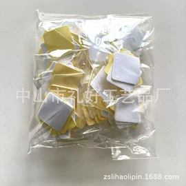 钥匙扣及钥匙扣配件;证件卡、挂绳;手机擦