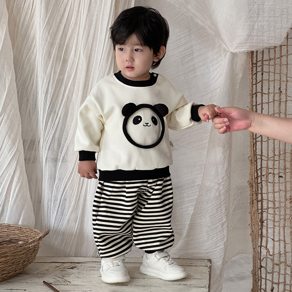 Ropa de bebé más traje de otoño e invierno cálido de terciopelo, ropa de recién nacido, abrigo de otoño, traje de dos piezas para bebés que salen a principios de invierno