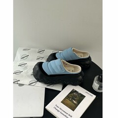 本革のカジュアルなマジックは怠け者を貼って、頭の厚い底のビスケットの包頭の半分を踏んでおじさんの白い靴の板の靴の女性を引っ張ります。
