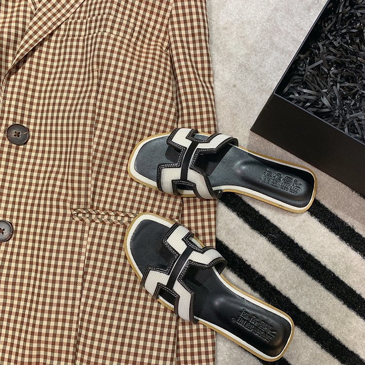 2024 Fashion Women's Flat Bottom Slippers for Casual Outwear Fashion One Line Slippers Beach Shoes_voghion.com