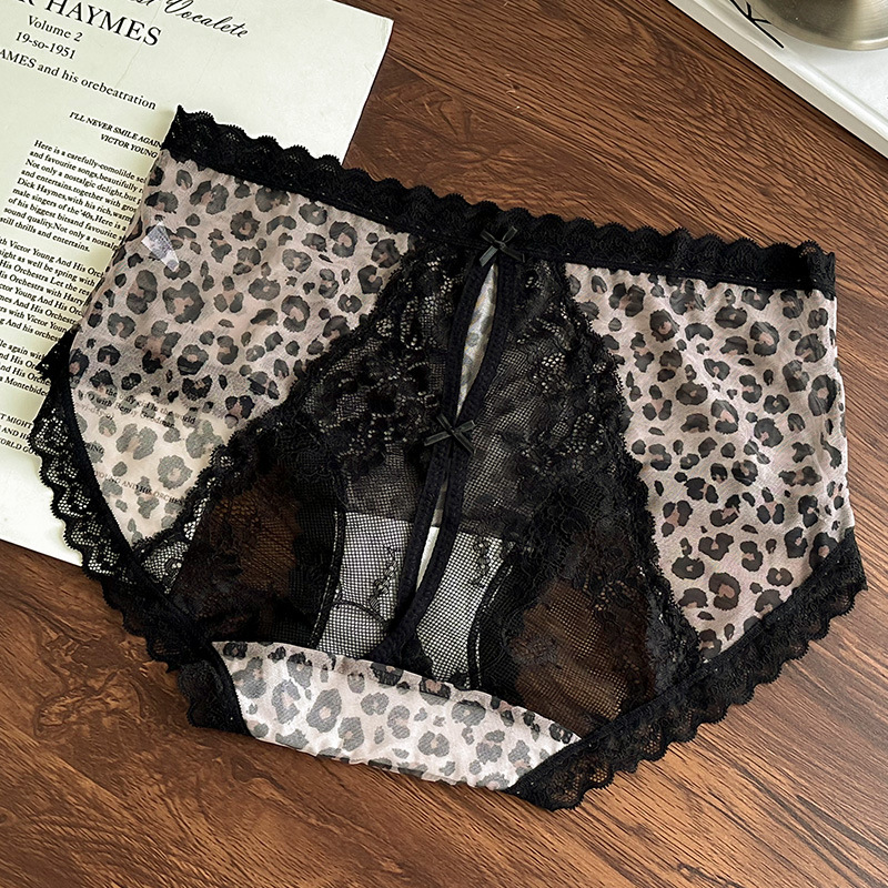 Plus-size, sexy leopard-print panties for women, featuring a pure cotton crotch, French lace detailing, and a back cutout design