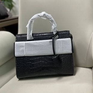 22024�¿�W��Ůʿ�����ʯ�^�y�����С̖�μ�б���