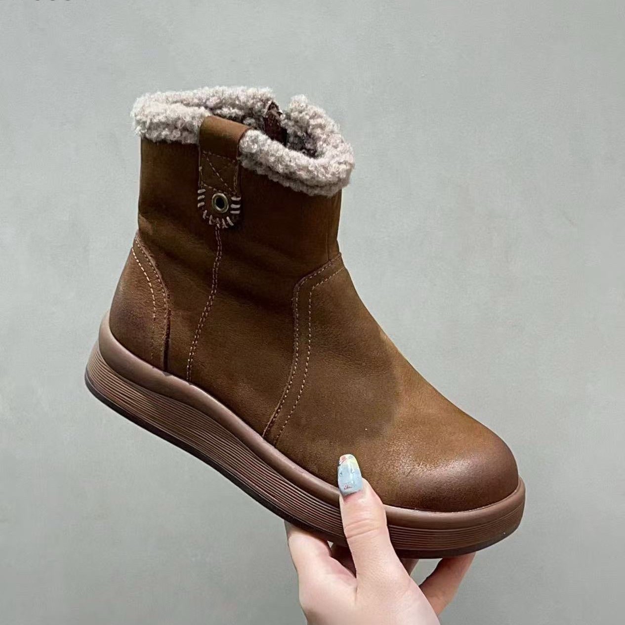 Boot nữ cổ cao ôm bắp chân đế dày phong cách Martin mùa đông 2025 — Màu Kaki