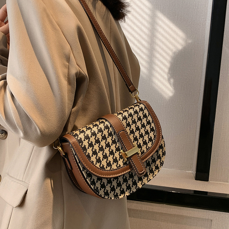 2023 Frühjahr neue Live-Übertragung Satteltasche karierte Umhängetasche Textur Hahnentritt einzelne Schulter Umhängetasche Damentasche_voghion.com