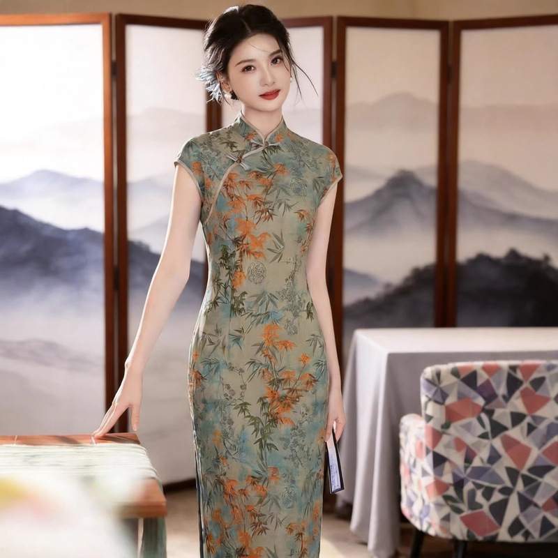 New Chinese-Style Modernized Cheongsam Dress 2026 New Model with Diagonal Placket and Fluttering Sleeves, Elegant and Complexion-Enhancing Cheongsam Dress