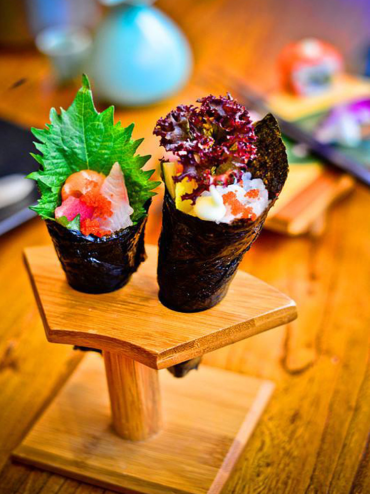 Estante de sushi de bambú estante de rollo de mano estante de cocina japonesa bandeja de estante agujero contenedor de sushi estante poroso engrosamiento personalizado