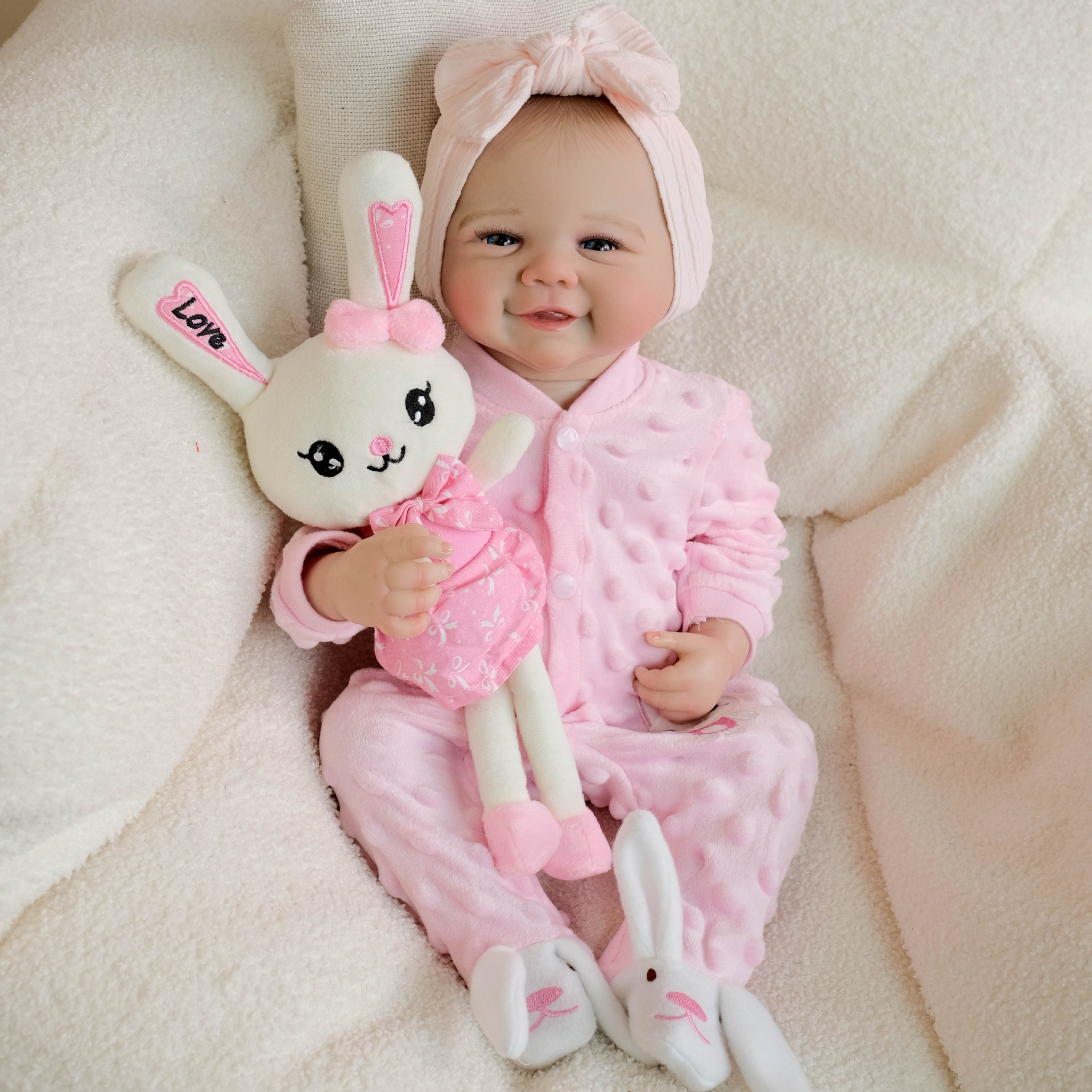NPK 19 pulgadas rosa conejo mono pantalones simulación muñeca vivienne regalo de vacaciones para niños