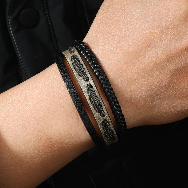 All Seasons Season Retro Punk Solid Color Pu Leather Handmade Men's Wristband Men Cord & Leather Bracelets