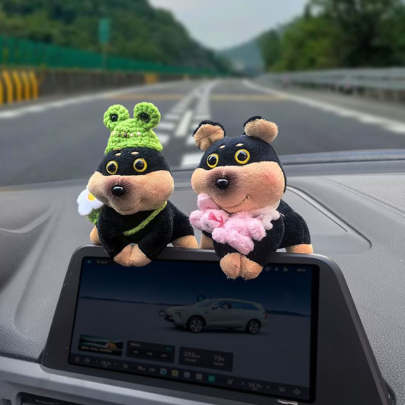 Adornos de coche Pantalla de control central de coche Pantalla de fiesta Decoración de pantalla de abeja Muñeca de perro Muñeca de coche Lindo