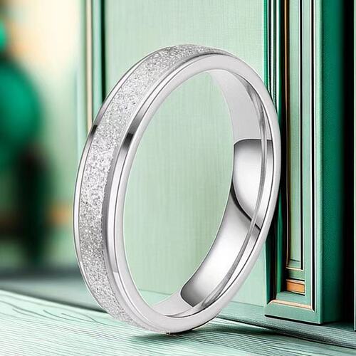 Matte gold ring for men, bold and trendy, light luxury ring for couples, fashionable and colorfast.