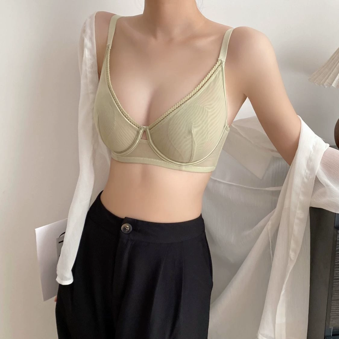 Underwire support bra, ultra‑thin breathable mesh, plus sizes 34–44 (75–100), BC/DE cup options