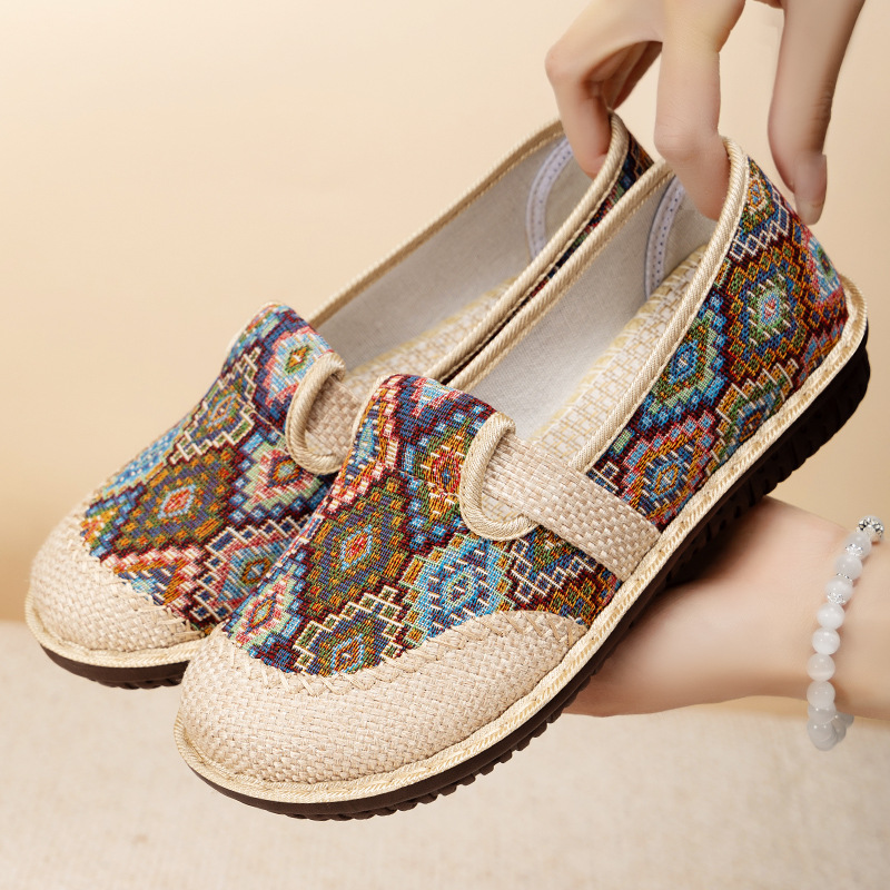 Zapatos de mujer de verano nuevo estilo de un pie estilo étnico zapatos de tela viejos de Beijing zapatos casuales ligeros de poliuretano zapatos individuales de lino