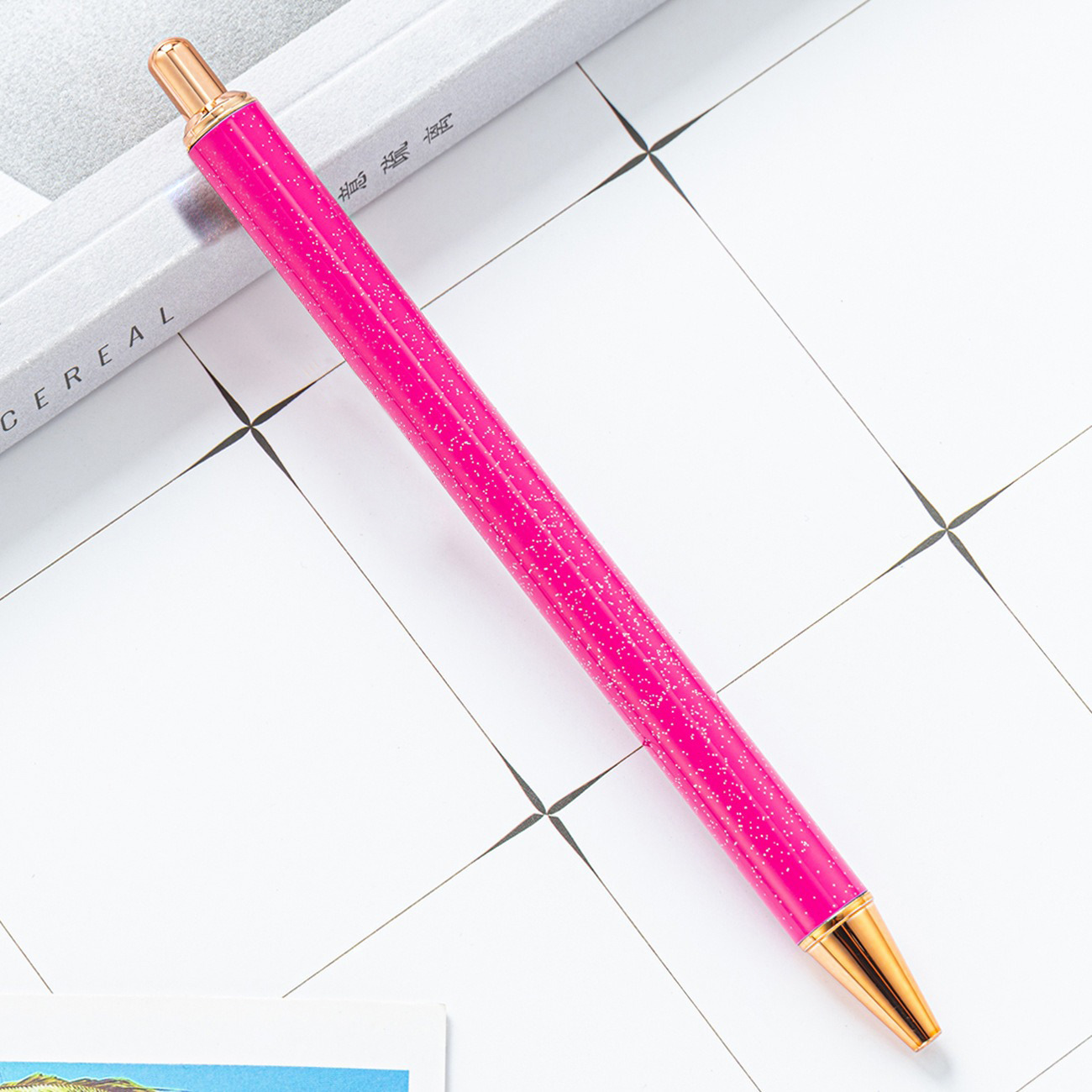 Nuevo bolígrafo de metal de alto valor facial, polvo flash creativo, bolígrafo de papelería de metal para estudiantes en stock