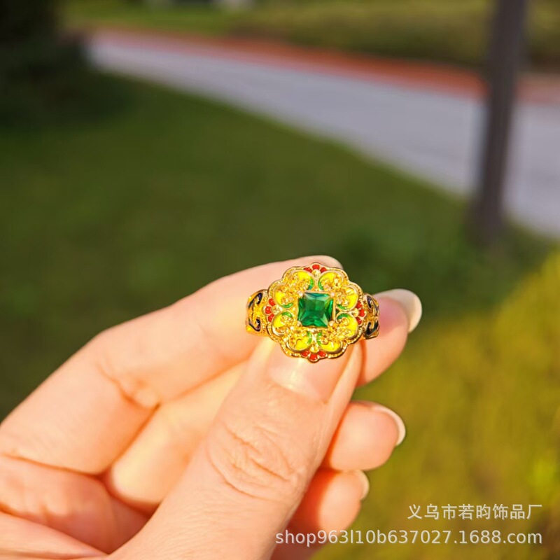 TUMEの新型金メッキエナメル鹿宝石指輪は黄金の指輪の口を模しています。|undefined